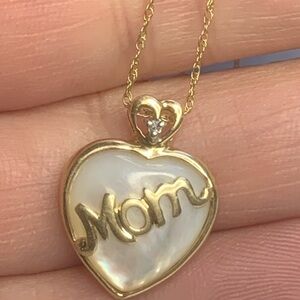 10kt Gold Heart 'Mom' Pendant Necklace. Pendant & Chain marked/tested for 10k.